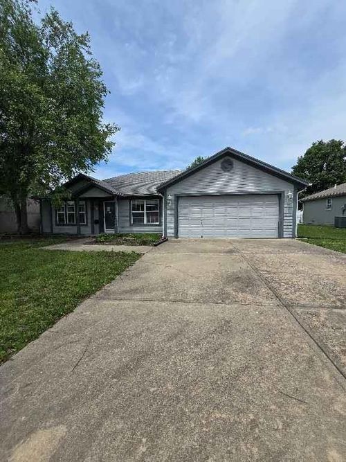 1208 Aspen Dr, Greenwood, MO, 64034-8680 | Card Image