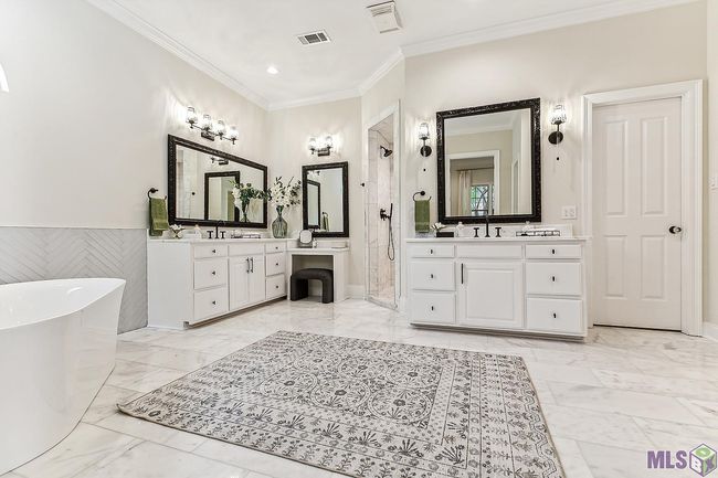 9815 Myrtle Ln, House other with 5 bedrooms, 5 bathrooms and 2 parking in Baton Rouge LA | Image 20