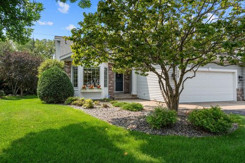 232 Wildflower Ct, Vadnais Heights, MN, 55127-6161 | Card Image