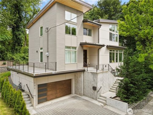 200 Martin Luther King Jr Way, Seattle, WA, 98122-6131 | Card Image