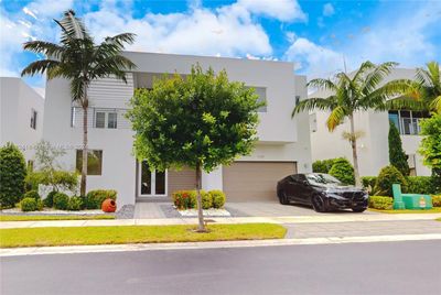 9980 Nw 74th Ter, House other with 5 bedrooms, 5 bathrooms and null parking in Doral FL | Image 2