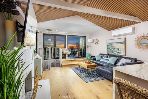 32146 Coast Hwy, Laguna Beach, CA, 92651-6870 | Card Image