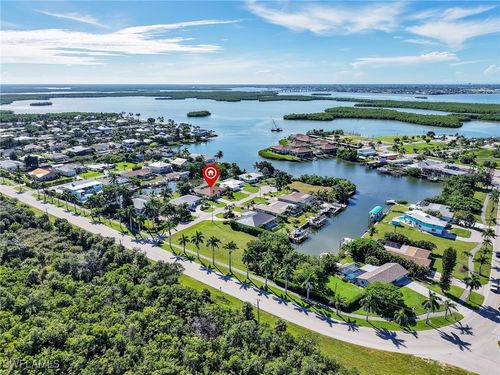 405 Grenada Ave, NAPLES, FL, 34113-8622 | Card Image