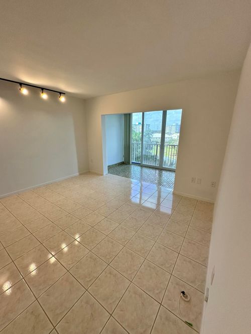 510-3850 Washington St, Hollywood, FL, 33021-7300 | Card Image