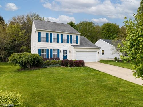 714 Whippoorwill Ln, Wadsworth, OH, 44281-8695 | Card Image