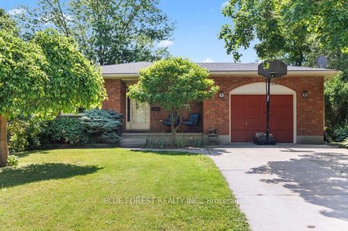 112 Elgin Ave, Glencoe, ON, N0L1M0 | Card Image