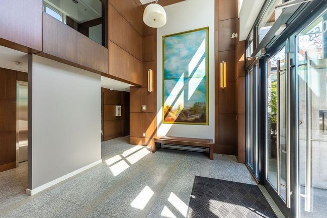 Building Lobby | Image 33