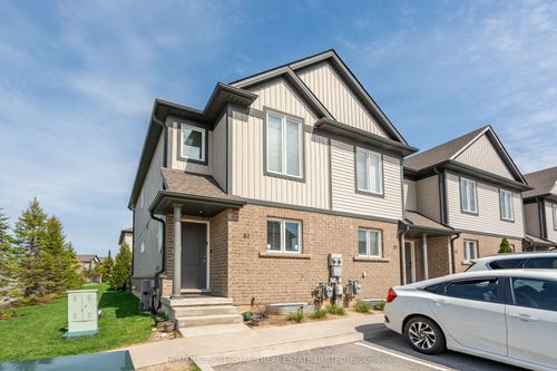 51-7768 Ascot Cir, Niagara Falls, ON, L2H3P9 | Card Image