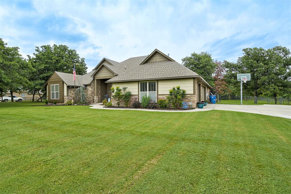 Piper Ln, Choctaw, OK 73020