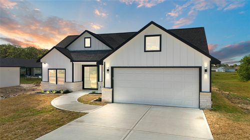 42 Meadow Lake Dr, Trinity, TX, 75862-8939 | Card Image