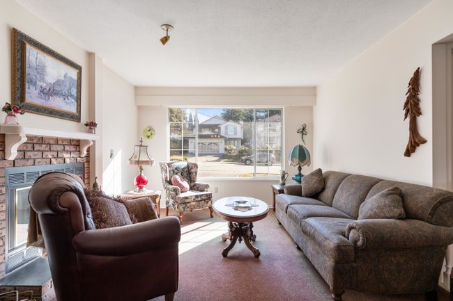 434 Mundy Street, Home with 4 bedrooms, 2 bathrooms and 3 parking in Coquitlam BC | Image 7