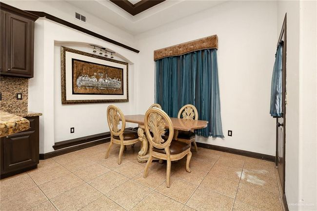 6813 N Gwin Rd, House other with 3 bedrooms, 3 bathrooms and 2 parking in Edinburg TX | Image 8