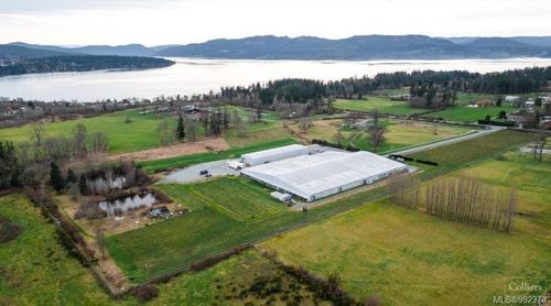 10555 West Saanich Rd, North Saanich, BC, V8L5L6 | Card Image