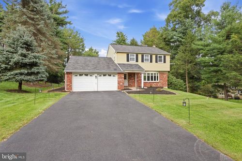 201 Creekwood Dr, FEASTERVILLE TREVOSE, PA, 19053-2229 | Card Image