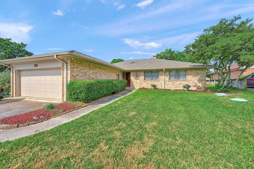 116 Modoc Trl, Lake Kiowa, TX, 76240-9413 | Card Image