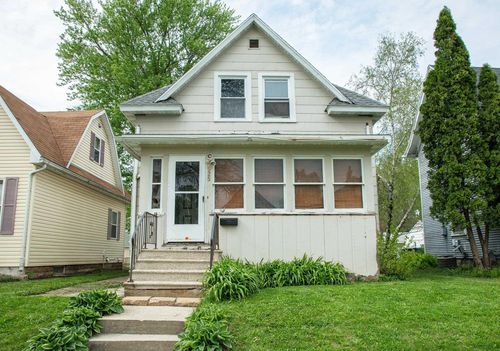 925 Forest Ave, Waterloo, IA, 50702-3117 | Card Image