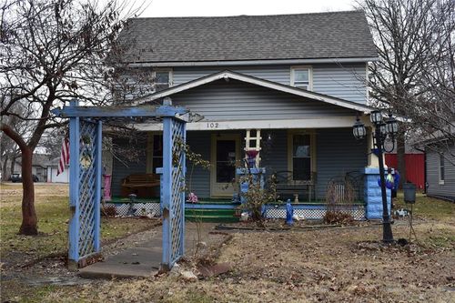 102 Brown Ave, Osawatomie, KS, 66064-1314 | Card Image