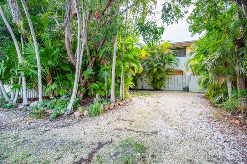 29850 Journeys End Rd, Big Pine Key, FL, 33043-3117 | Card Image