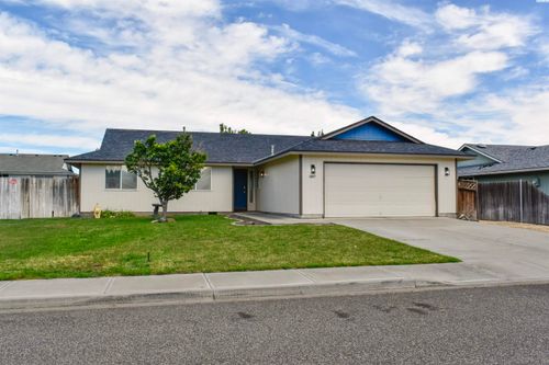 6107 Dodger Dr, Pasco, WA, 99301-7813 | Card Image