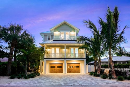 221 Grant Dr, SARASOTA, FL, 34236-2028 | Card Image