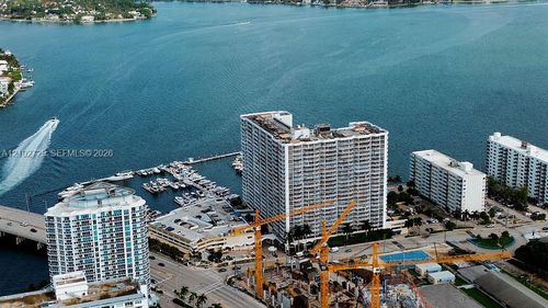 ph124-7601 E Treasure Dr, North Bay Village, FL, 33141-4391 | Card Image