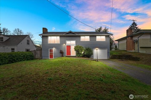 13729 8th Ave S, Burien, WA, 98168-3698 | Card Image