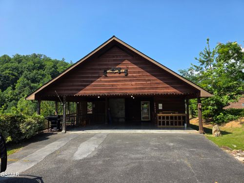 1425 Nicoha Blvd, Sevierville, TN, 37876-2695 | Card Image