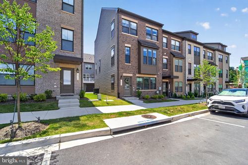 6022 Beake St, HYATTSVILLE, MD, 20782-4058 | Card Image