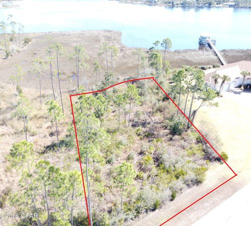 711 Island Ct, Panama City, FL, 32404-2689 | Card Image