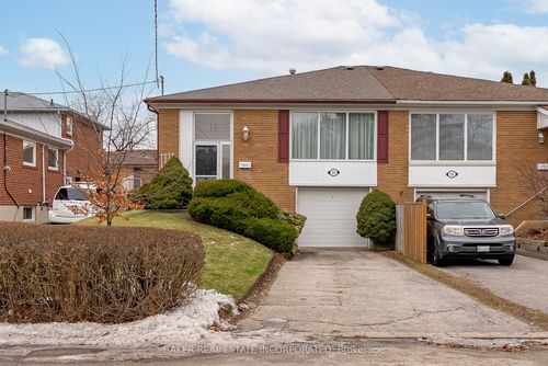 24 Pinebrook Avenue, North York, ON, M4A1Y9 | Card Image