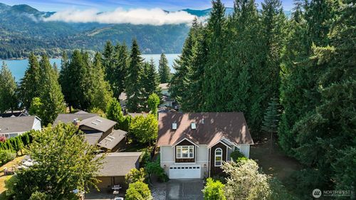10 Offshore Ct, Bellingham, WA, 98229-7933 | Card Image