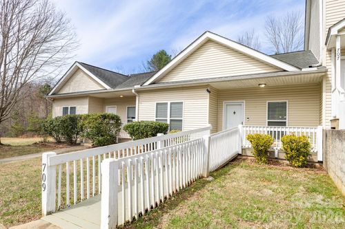 709 Villas Ct, Asheville, NC, 28806-7737 | Card Image