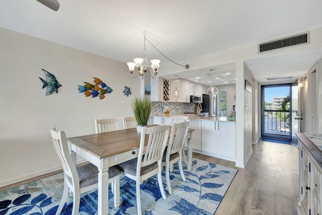 UNIT-402 - 15 Royal Palm Way, Condo with 2 bedrooms, 2 bathrooms and null parking in Boca Raton FL | Image 11