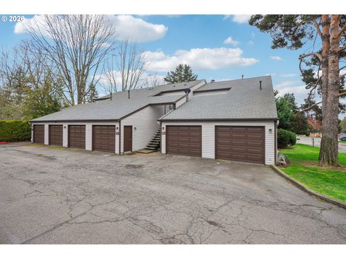 12316 Se 104th Ct, Happy Valley, OR, 97086-7904 | Card Image