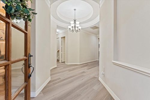 111 S Park Dr, Montgomery, TX, 77356-9038 | Card Image