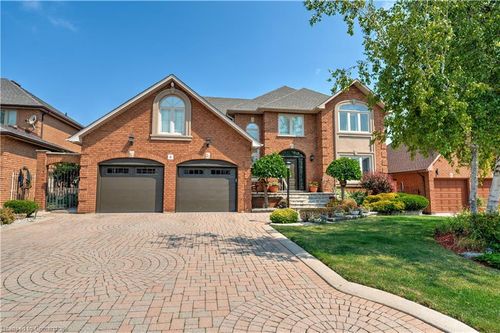 6 Embassy Dr, Hamilton, ON, L8T4Z8 | Card Image