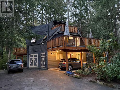 141 Cedar Lane, Salt Spring Island, BC, V8K1R1 | Card Image