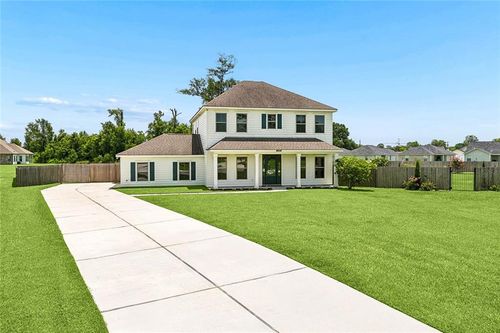 9505 E Kayla Lane, Westwego, LA, 70094 | Card Image