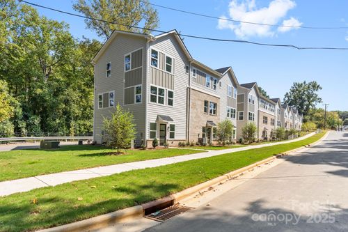 3940 Hager Dr, Charlotte, NC, 28208-4769 | Card Image