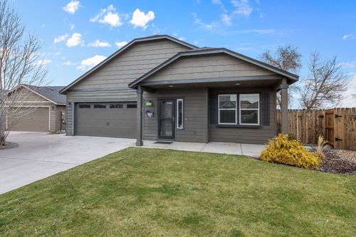2691 Ne 6th Drive, Redmond, OR, 97756 | Card Image