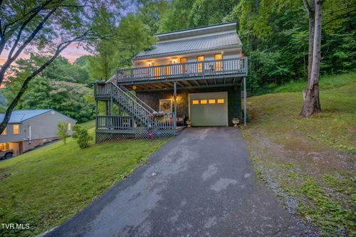 133 Admiral Ave, Elizabethton, TN, 37643-6576 | Card Image