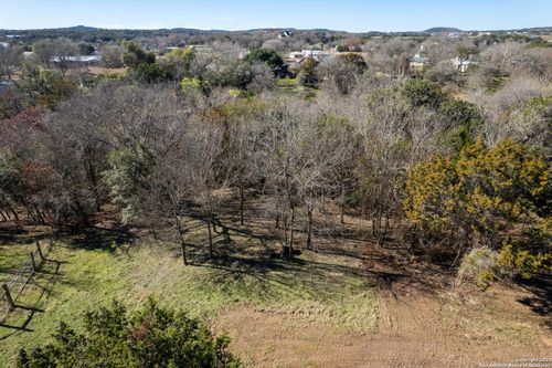 109 N Oak Bluff Blvd, Boerne, TX, 78006-5621 | Card Image