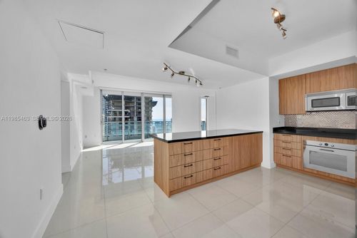 apt-3904-92 Sw 3rd St, Miami, FL, 33130-3377 | Card Image