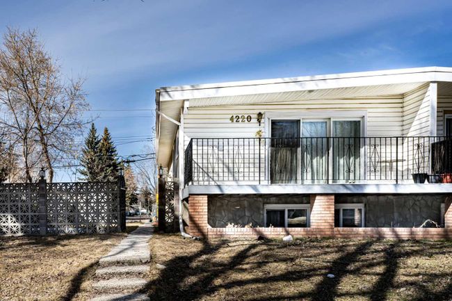 4218 40 Avenue Nw, Home with 15 bedrooms, 5 bathrooms and 4 parking in Calgary AB | Image 15