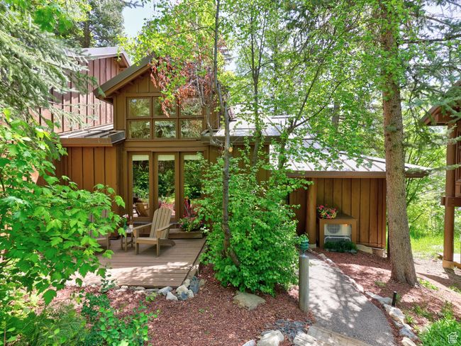 Front view of Mandan cottage | Image 5