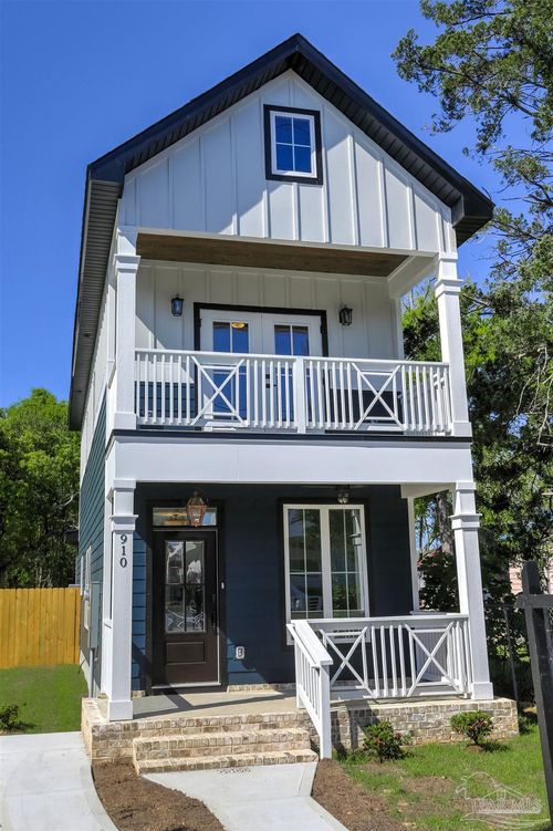910 W Jackson St, Pensacola, FL, 32501-2942 | Card Image
