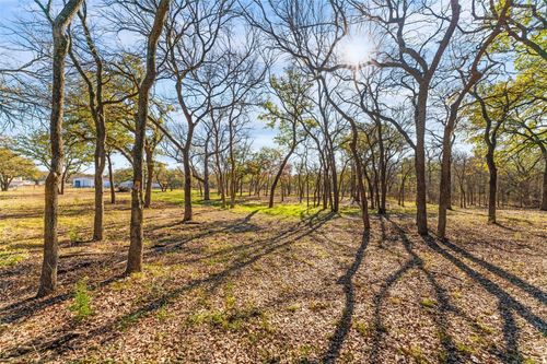 6085 Autumn Breeze Cir, Fort Worth, TX, 76140-9569 | Card Image