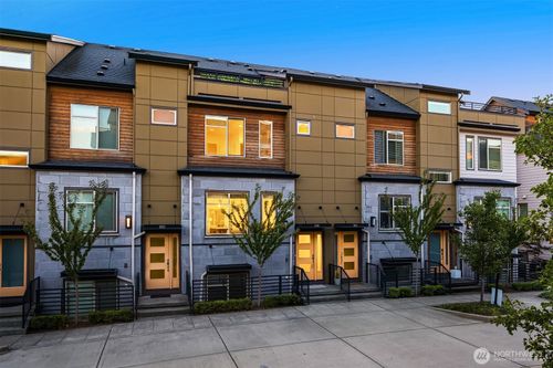 959 6th Ave Ne, Issaquah, WA, 98029-5458 | Card Image