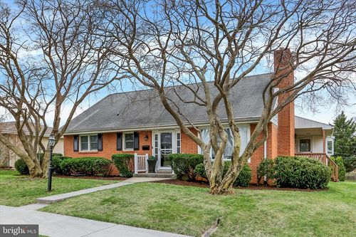 464 Cedar Ave, HERSHEY, PA, 17033-1623 | Card Image