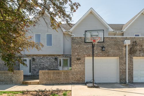 9421 Lindsay St, Orland Hills, IL, 60487-4645 | Card Image